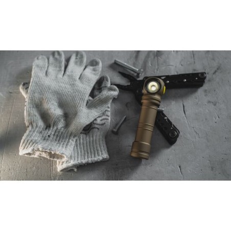 Latarka Armytek Wizard C2 Pro Max Magnet USB Sand (białe światło)