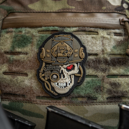Naszywka Worn To The Bone PCV 