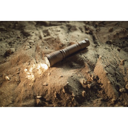Latarka Armytek Dobermann Pro Magnet USB Sand (ciepłe światło)