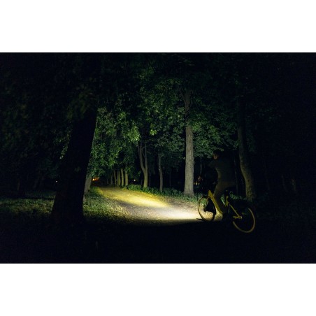 Latarka Armytek Prime C1 Pro Magnet USB (ciepłe światło)