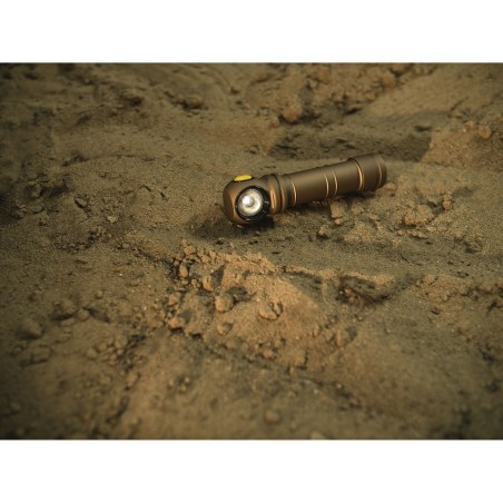Latarka Armytek Wizard C2 Pro Magnet USB Sand (białe światło)