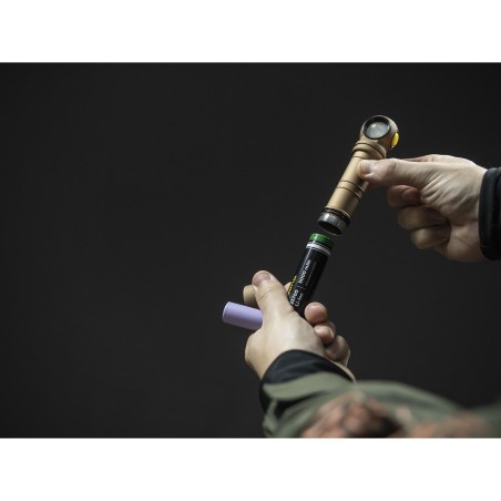 Latarka Armytek Wizard C2 Pro Magnet USB Sand (białe światło)